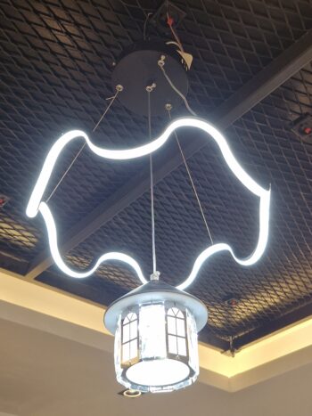 Plafonnier led rond en 3 position avec une maison decore couleur noire
